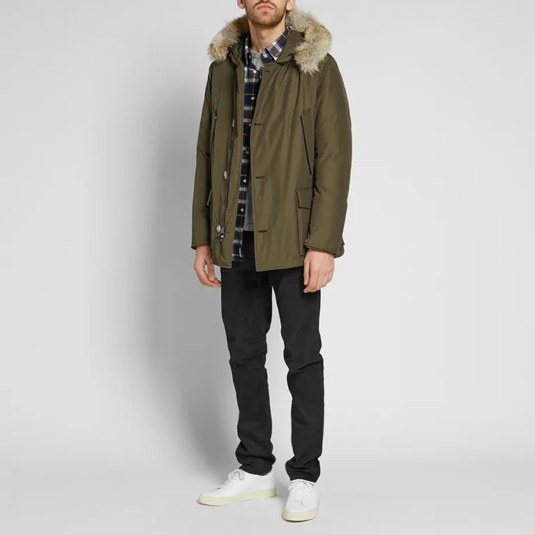 Woolrich Arctic Anorak in Ramar Dark Green