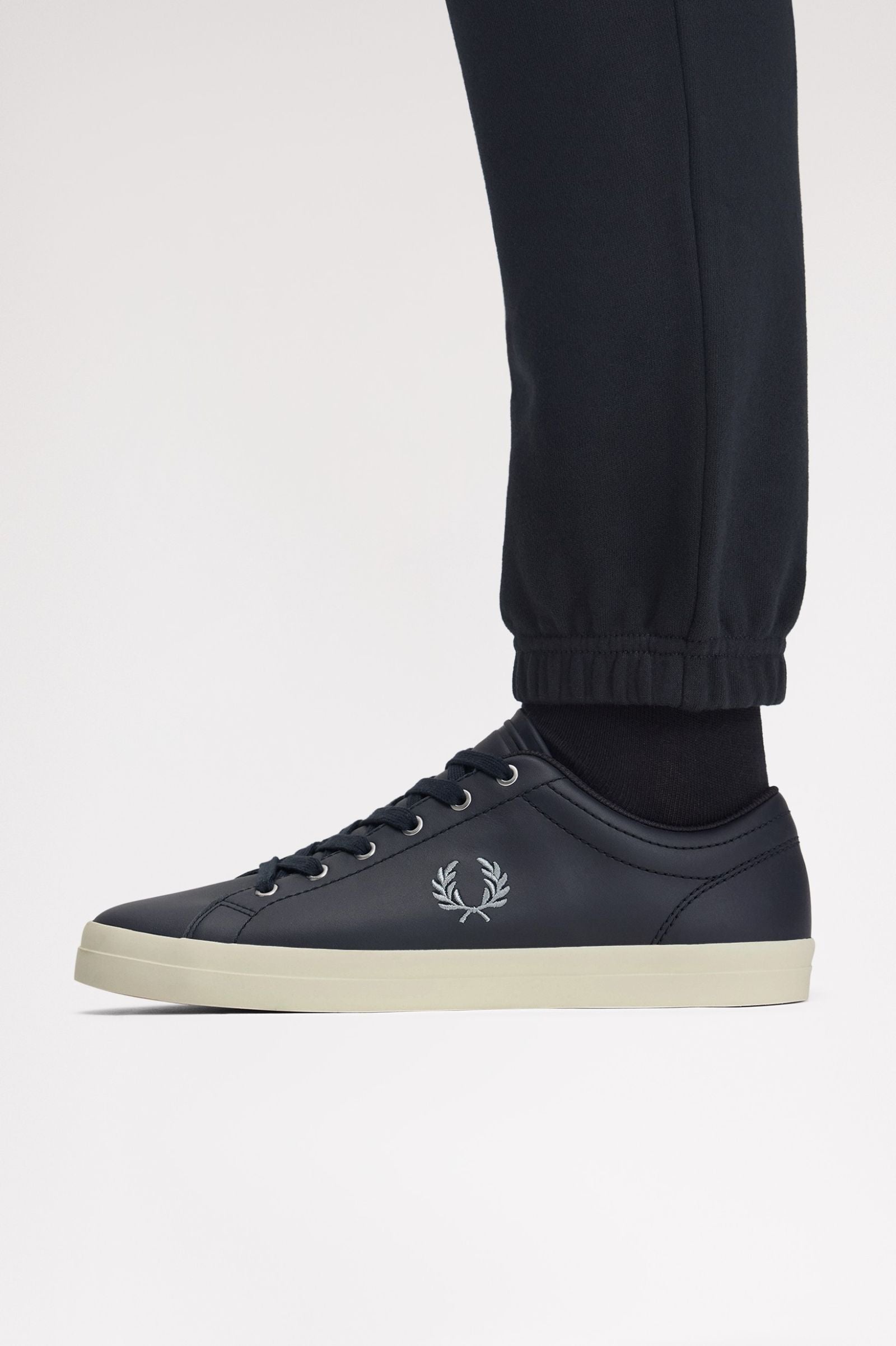 Fred Perry Baseline Leather B1306 Navy