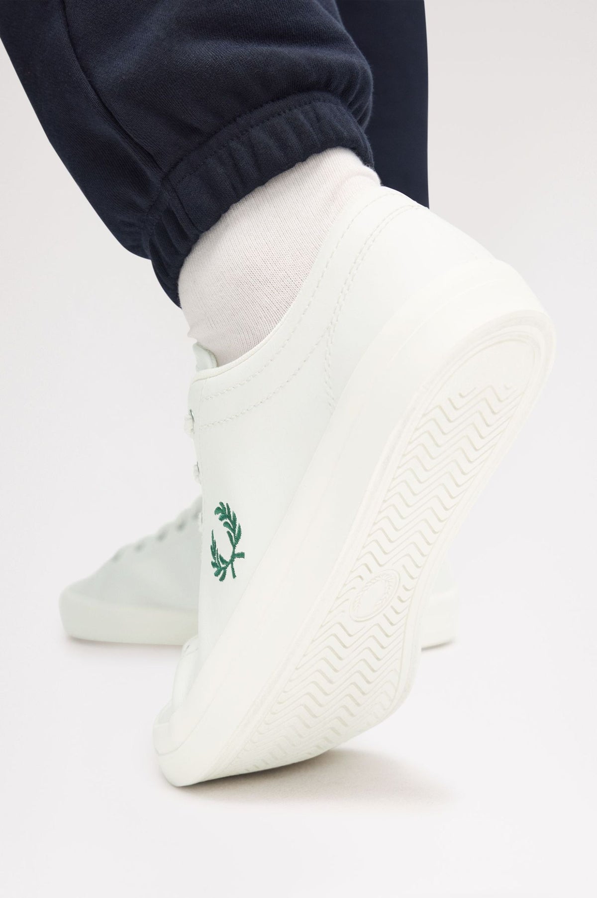 Fred Perry Baseline Leather B1306 Snow White