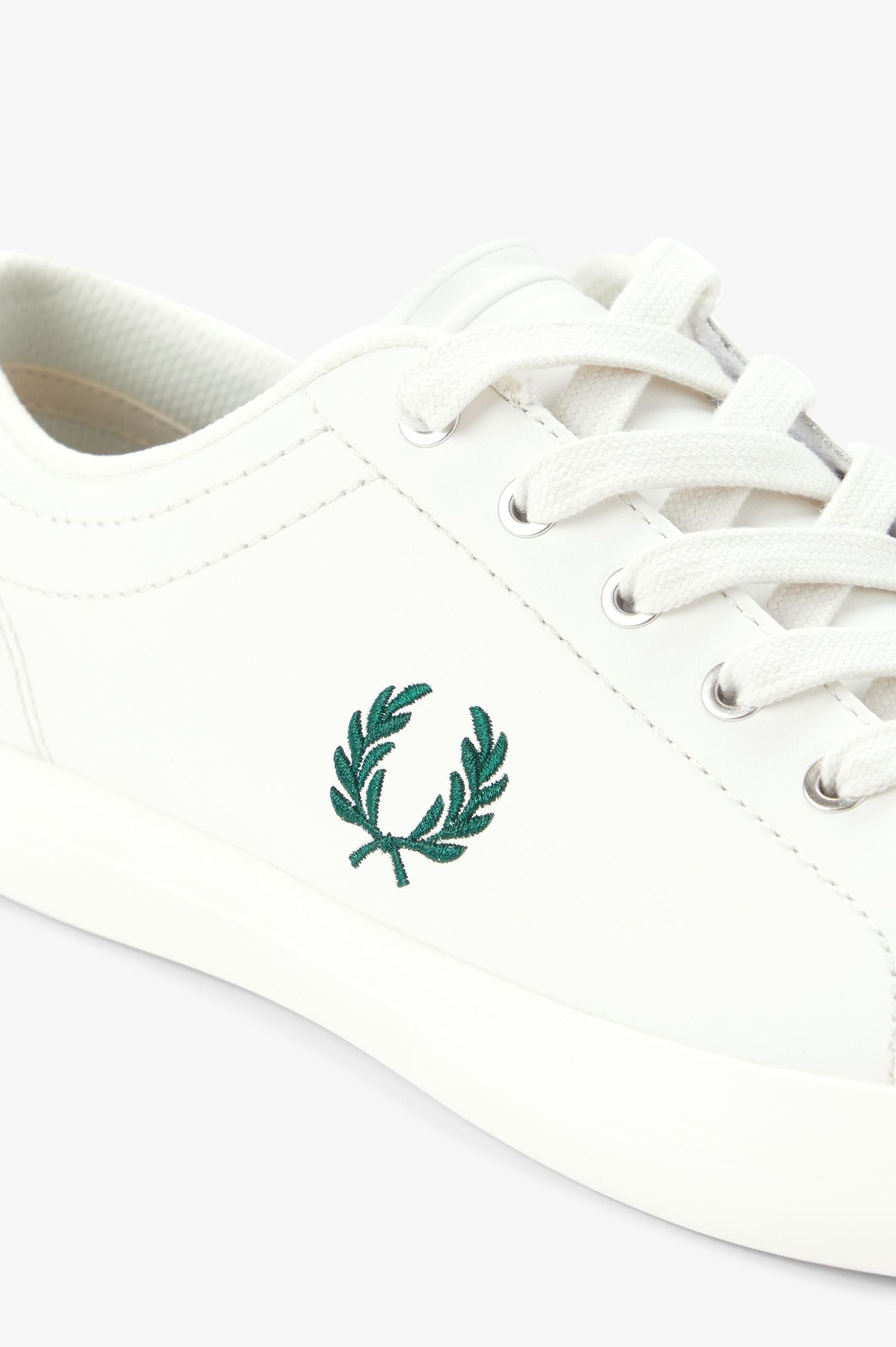 Fred Perry Baseline Leather B1306 Snow White