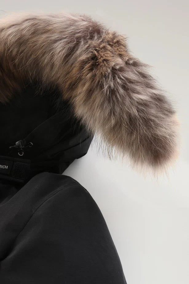 Woolrich Woman Arctic Parka in Ramar with Detachable Fur Trim Black
