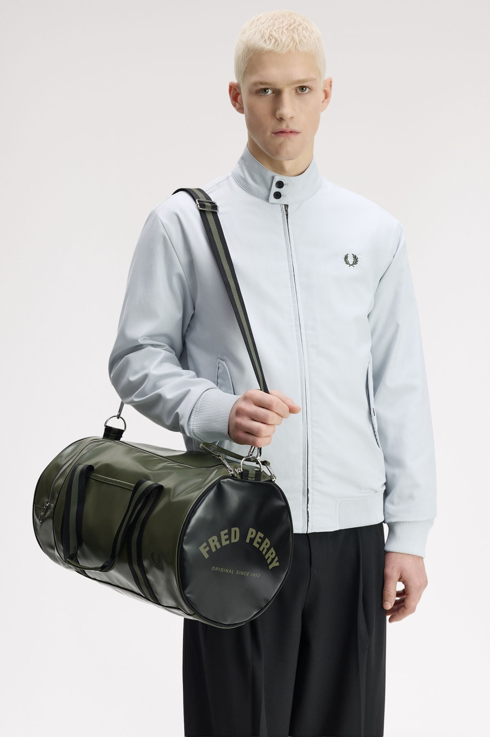 Fred Perry Classic Barrel Bag Laurel Wreath Green / Black