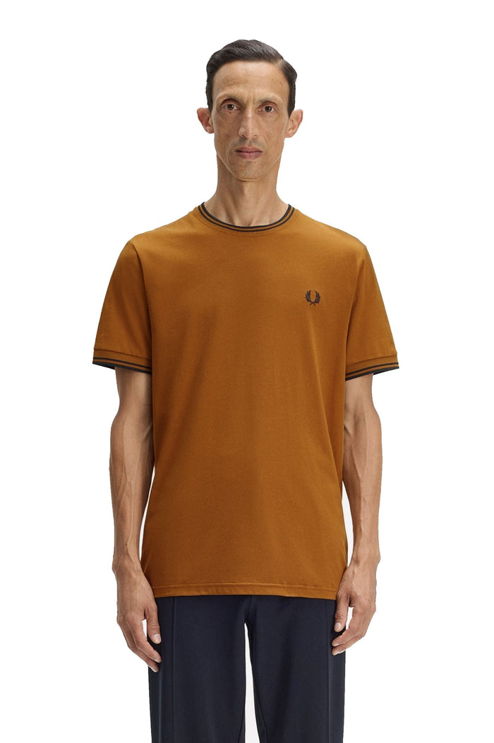 Fred Perry Twin Tipped T-Shirt Dark Caramel / Navy / Navy