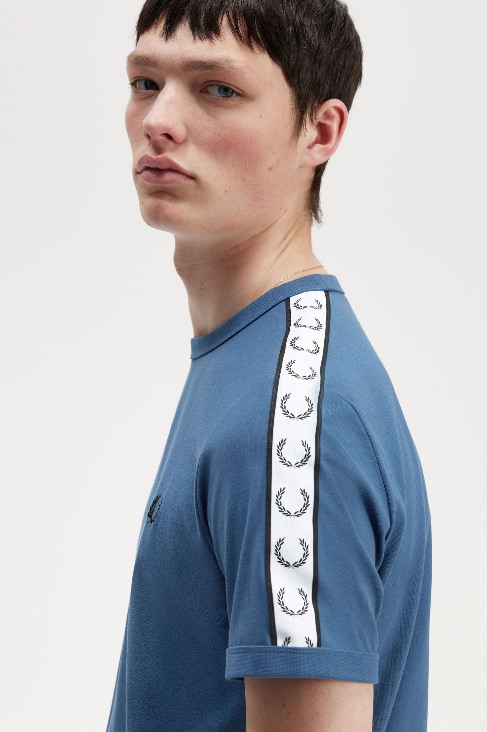 Fred Perry Taped Ringer T-Shirt M4620 Midnight Blue